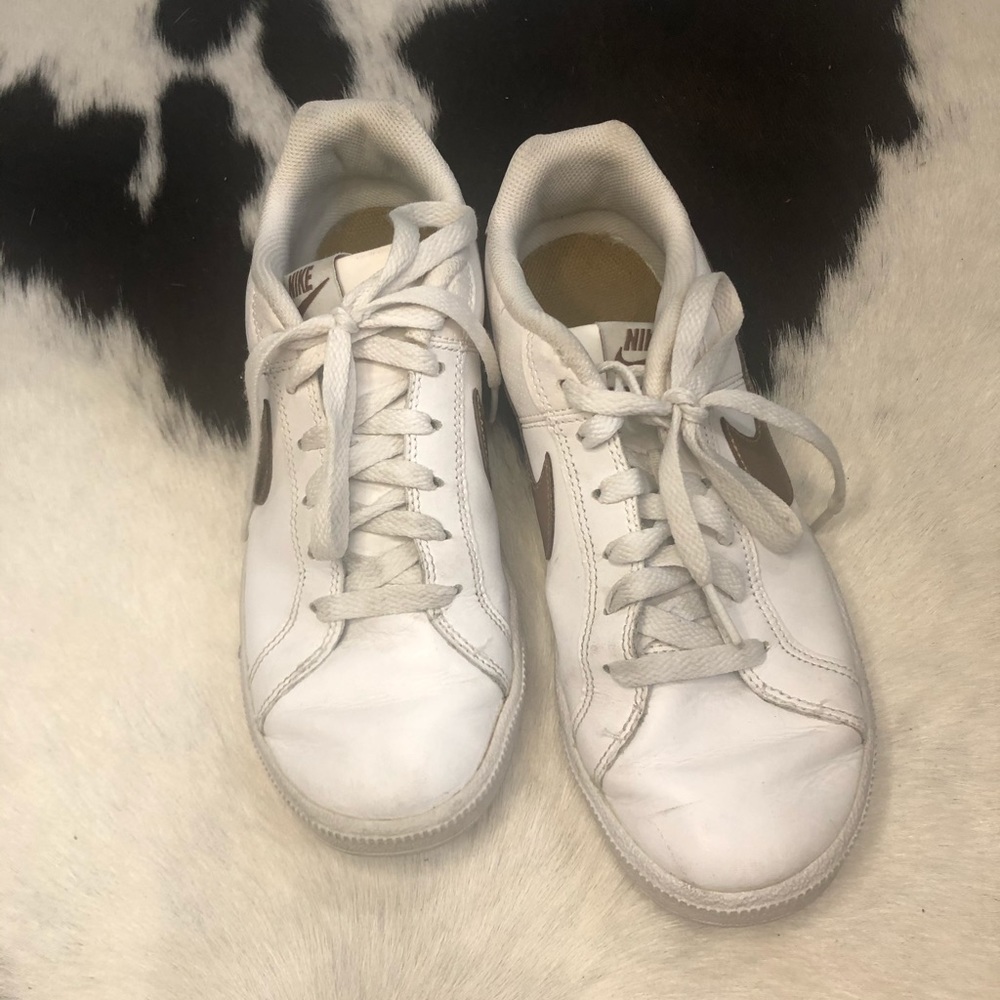 Nike White and Gold Sneakers